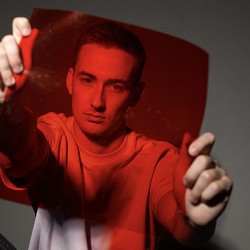 TESLENKO - На тому балконі