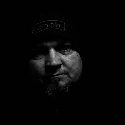 Zwykły Szary Człowiek - Szukaj Mnie